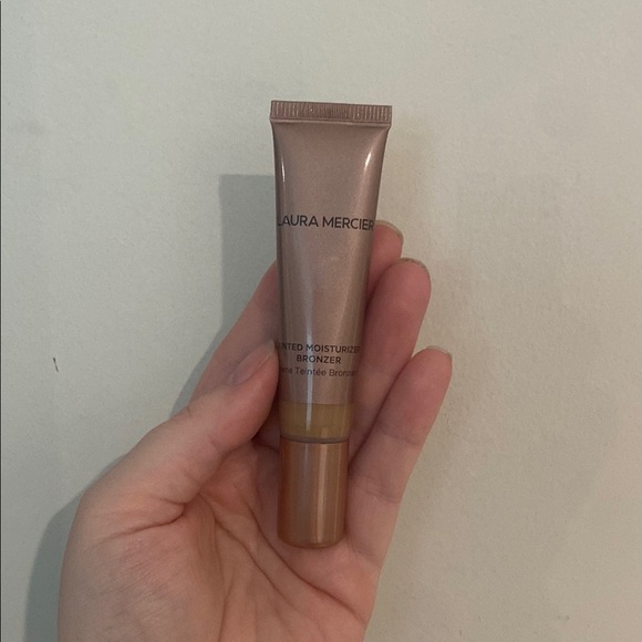 Laura Mercier Tinted Moisturizer Bronzer - Sunbeam - Picture 3 of 3